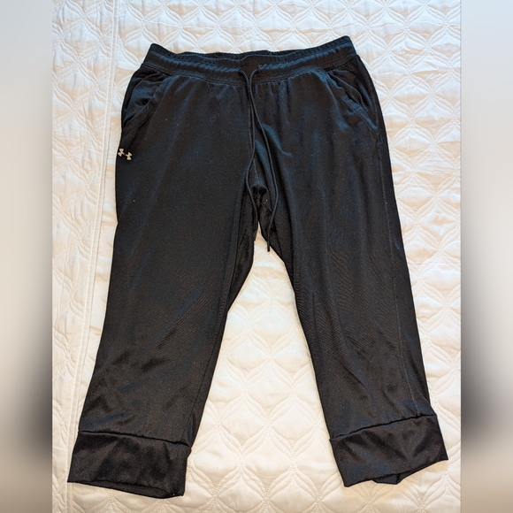 Under Armour Large Capri Jogger - Picture 2 of 6